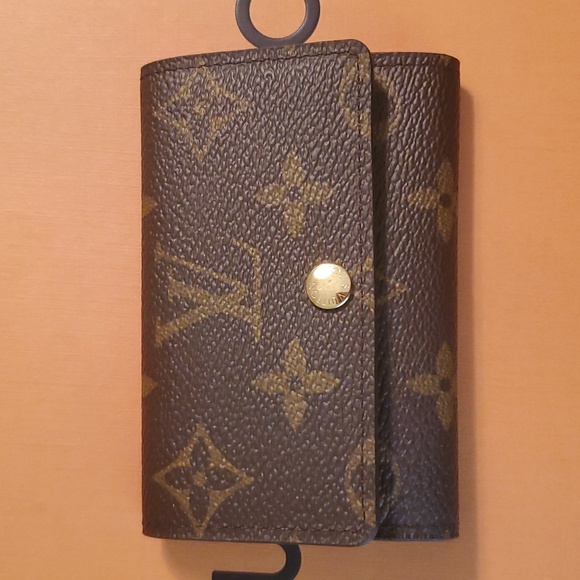 Louis Vuitton Monogram 6-key Holder with Original Dust Bag and Box - Picture 6 of 9